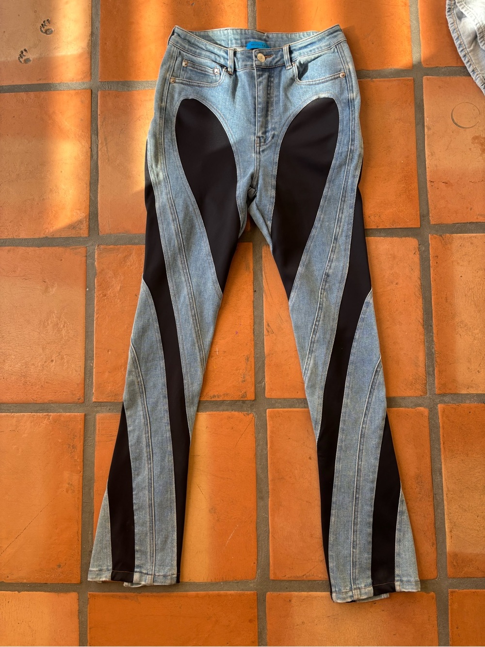 Mugler Two-Tone Blue & Black Slitted Spiral jeans - Picture 4 of 7